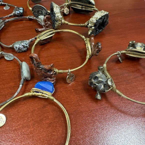 Bourbon and Bow ties bracelets - Picture 5 of 6